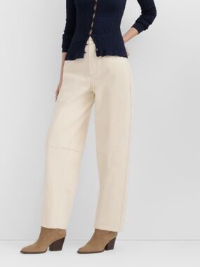 Rivete Seamed High Rise Barrel Jeans | Ivory | 100% Cotton. Size 28T. NWOT